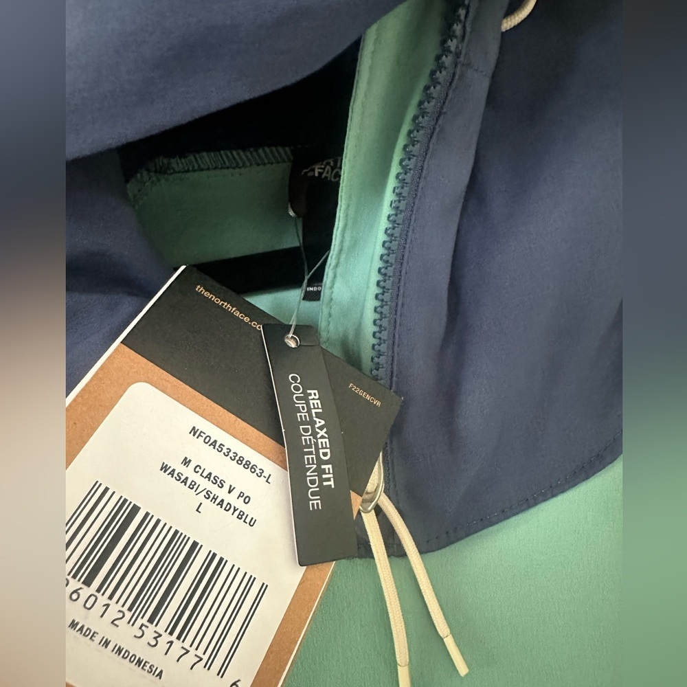 The North Face men’s Two-Tone Windbreaker Jacket - Teal & Navy NWT size L - Picture 2 of 9